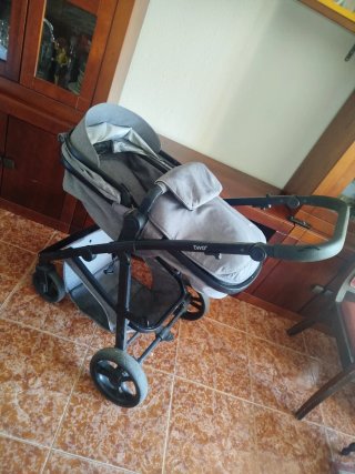 Patinete 4 ruedas Axelo Coche  falta el arnés