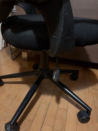 Silla de oficina ergonómica negra