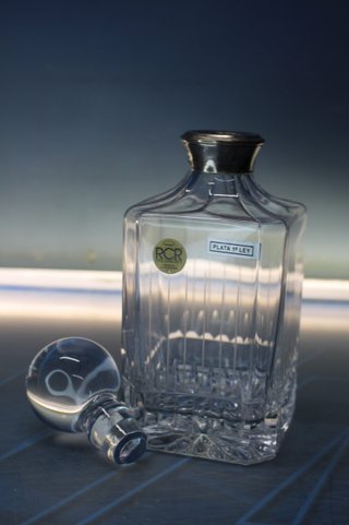 Botella licorera de cristal de plomo tallado y plata. Royal Crystal Rock.