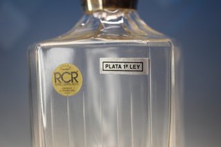 Botella licorera de cristal de plomo tallado y plata. Royal Crystal Rock.