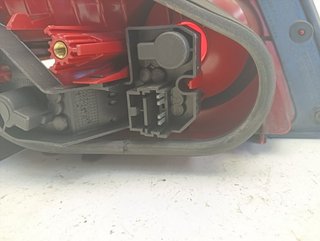PILOTO TRASERO DERECHO INTERIOR RENAULT VEL SATIS