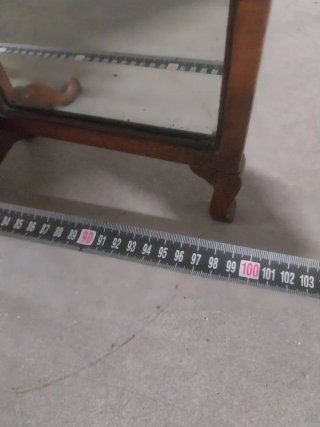 Tocador antiguo de madera con espejo tríptico