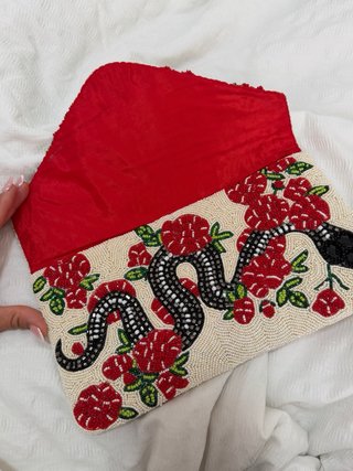 Bolso Clutch Perlas y Rosas