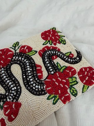 Bolso Clutch Perlas y Rosas