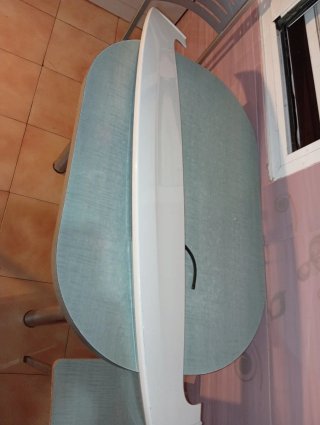 Alerón trasero Kia con luz de freno