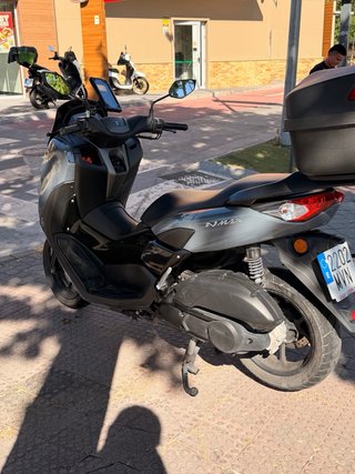 Yamaha NMAX 2024 Gris