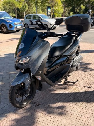Yamaha NMAX 2024 Gris