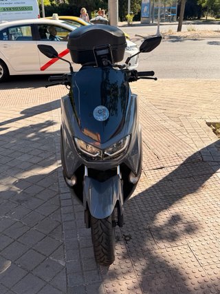 Yamaha NMAX 2024 Gris