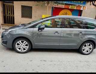 Peugeot 5008 2015