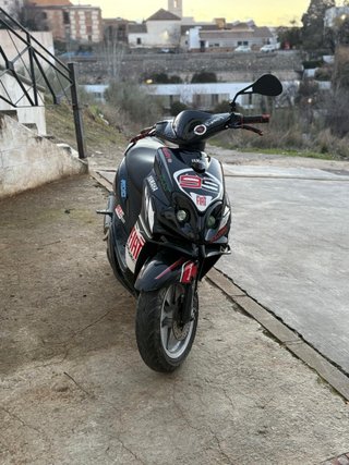 Yamaha jog rr Negra y Roja