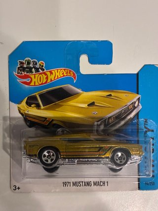 Lote 3 Hot Wheels: Corvette, Mustang, Camaro