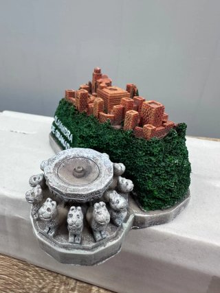 Figura Alhambra de Granada y Fuente