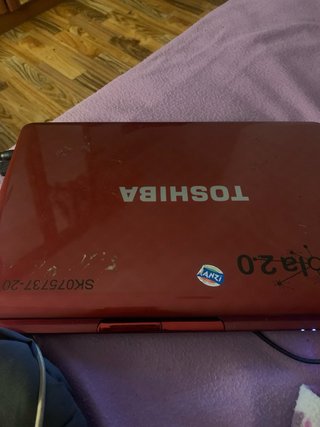 Portátil Toshiba Satellite Rojo