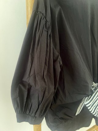 Blusa de chica. Marca October. Talla L