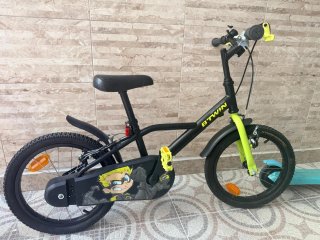 Bicicleta infantil Btwin negra y verde