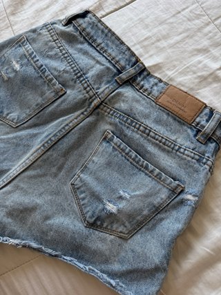 Top a maniche lunghe + jeans corti