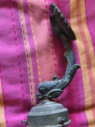 Lámpara de bronce antigua