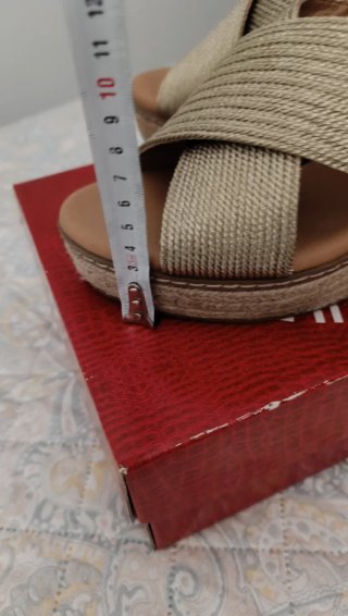 Sandalias XTI Plataforma Marrón y Dorado