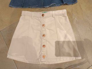 Lote 2 faldas Zara y Benetton 8 años
