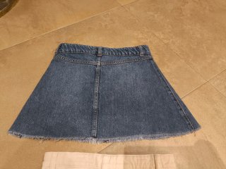 Lote 2 faldas Zara y Benetton 8 años