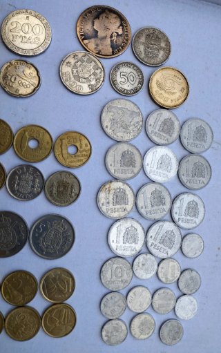 Lote de sesenta monete varie