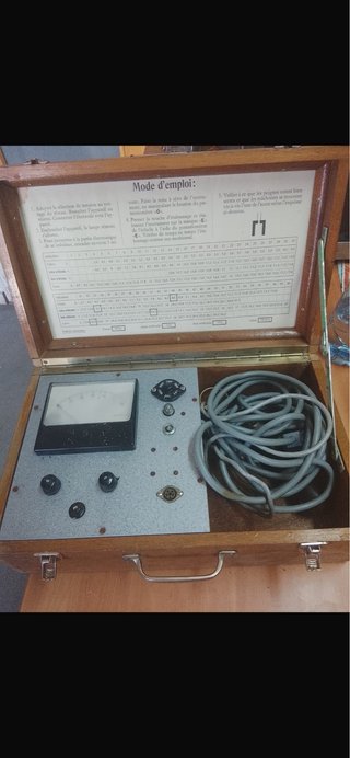 Aparato antiguo de medición
