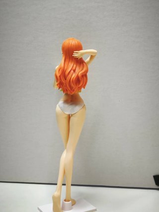 Figura Nami One Piece C II Banpresto (SIN CAJA)