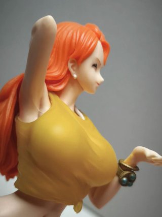 Figura Nami One Piece C II Banpresto (SIN CAJA)