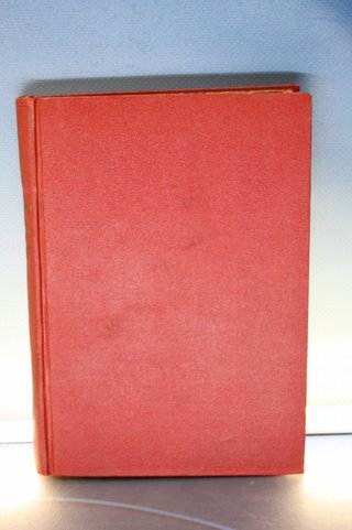 Libros antiguos, escritoras: Eugenia Marlit + Concha Linares Becerra. Años 20.