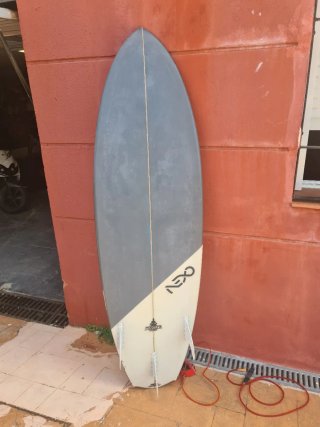 Tabla de surf gris