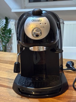 Cafetera DeLonghi Negra