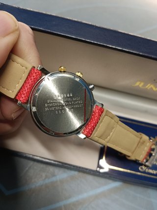 Reloj de pulsera cronógrafo Junghans. Nuevo.