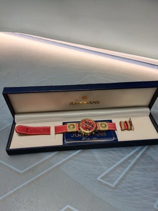Reloj de pulsera cronógrafo Junghans. Nuevo.