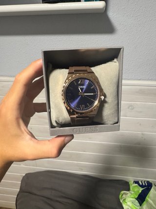 Reloj Guess Dorado y Blanco