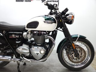 TRIUMPH BONNEVILLE T120 2018 7948 kms.