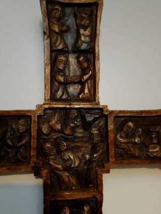 Antigua Cruz Biblia SXX Talla Madera