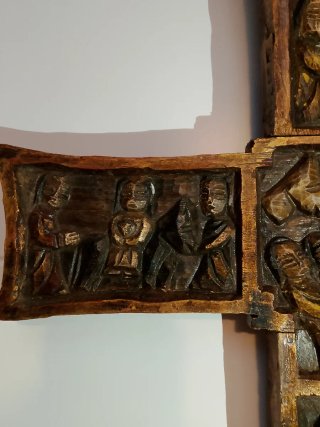 Antigua Cruz Biblia SXX Talla Madera