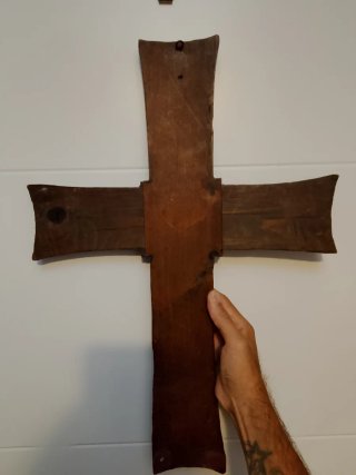 Antigua Cruz Biblia SXX Talla Madera