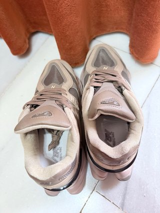 New Balance 9060 Beige/Rosa
