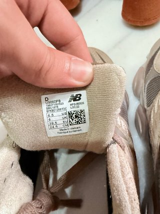 New Balance 9060 Beige/Rosa