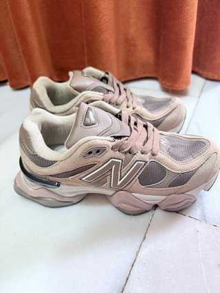 New Balance 9060 Beige/Rosa