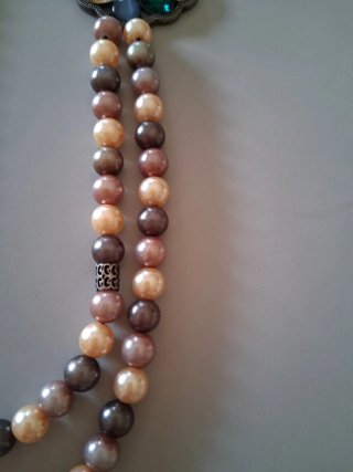 Collar Doble Hilera con Broche (Estilo Vintage)