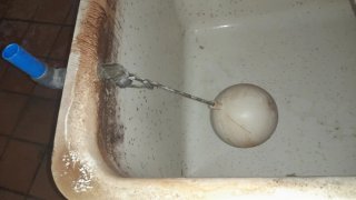 Depósito de fibra para agua 1000 más bomba