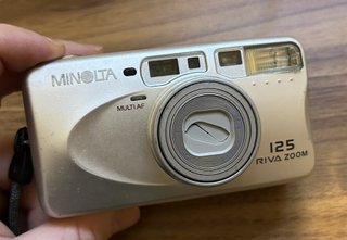 Minolta Riva Zoom 125 Fotocamera Compatta Vintage