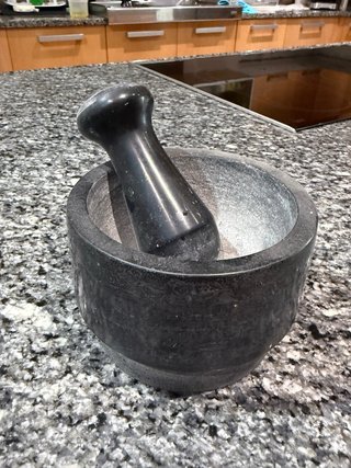 Mortero de piedra maciza negro
