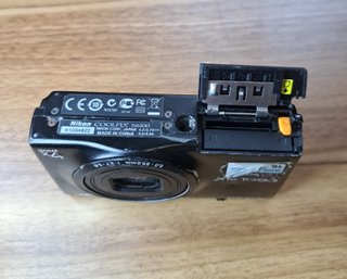 Nikon Coolpix S6100 16MP 7x Zoom Touchscreen