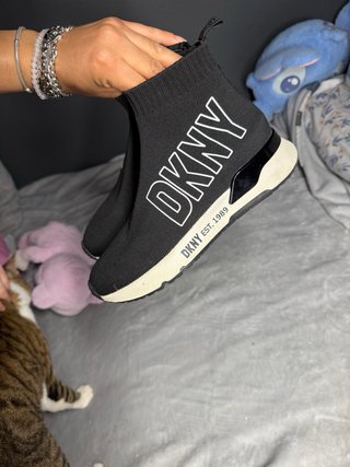 Zapatillas DKNY Negras y Blancas