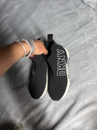 Zapatillas DKNY Negras y Blancas