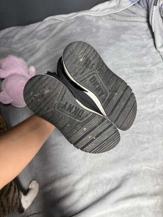 Zapatillas DKNY Negras y Blancas