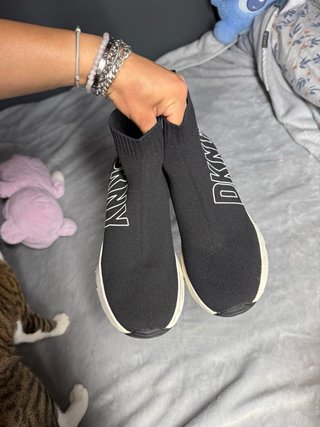 Zapatillas DKNY Negras y Blancas